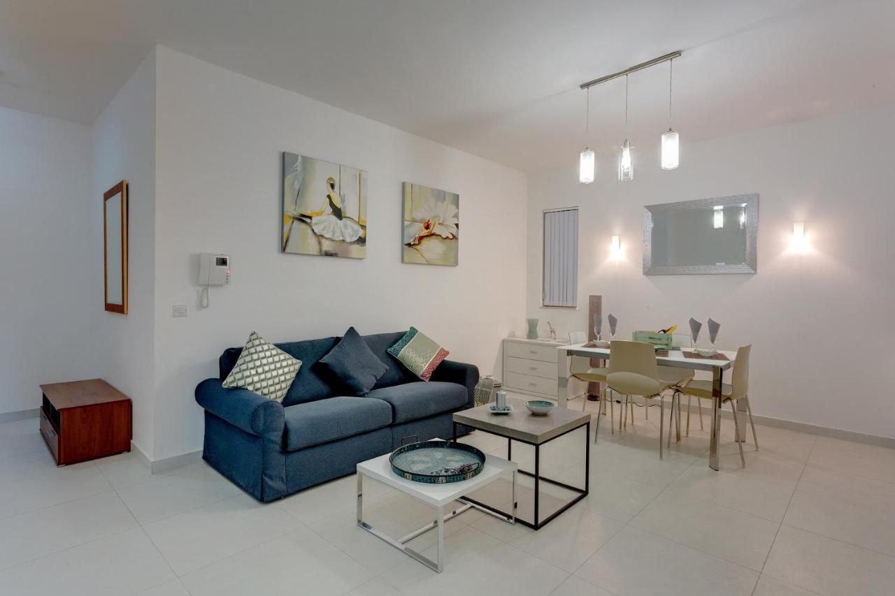 Modern Apartment In The Best Location, Perfect For Families Sliema Bagian luar foto