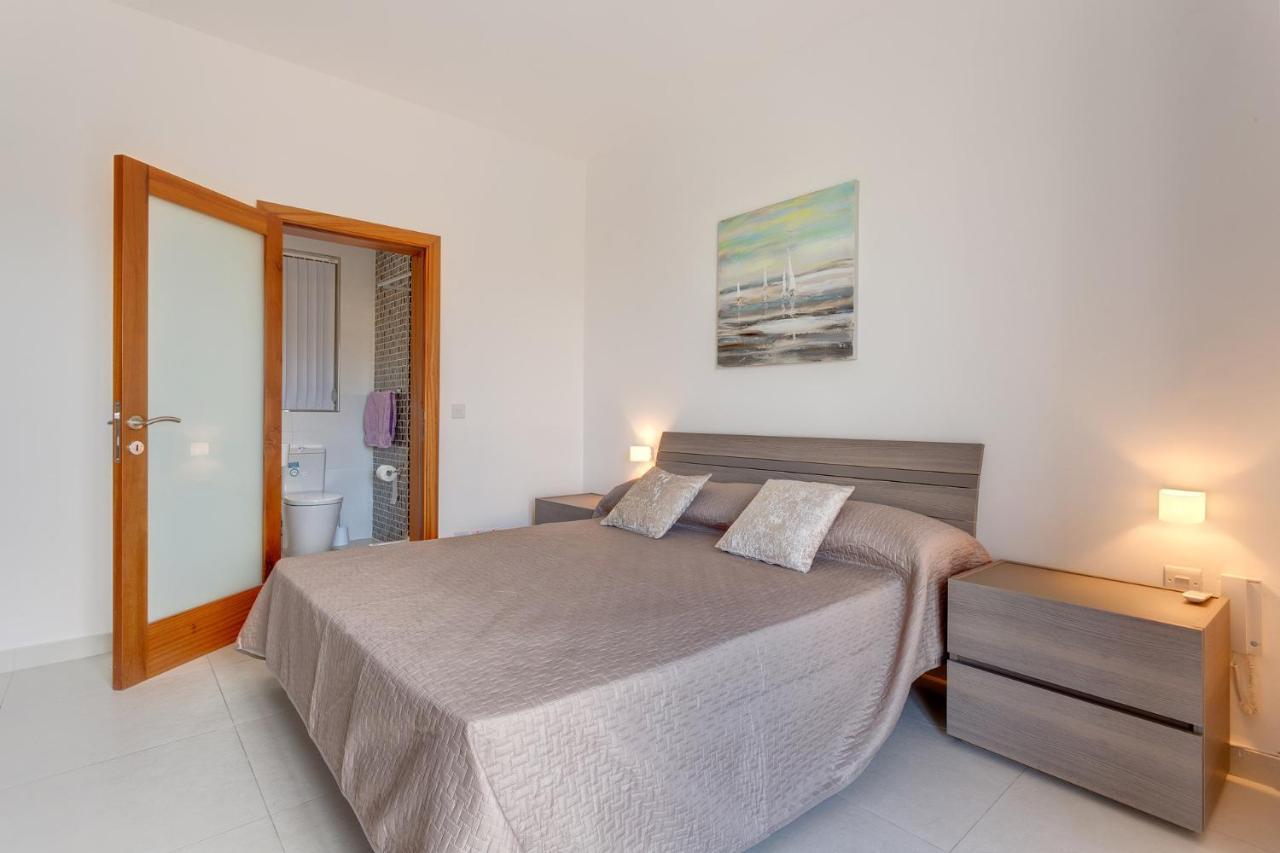 Modern Apartment In The Best Location, Perfect For Families Sliema Bagian luar foto