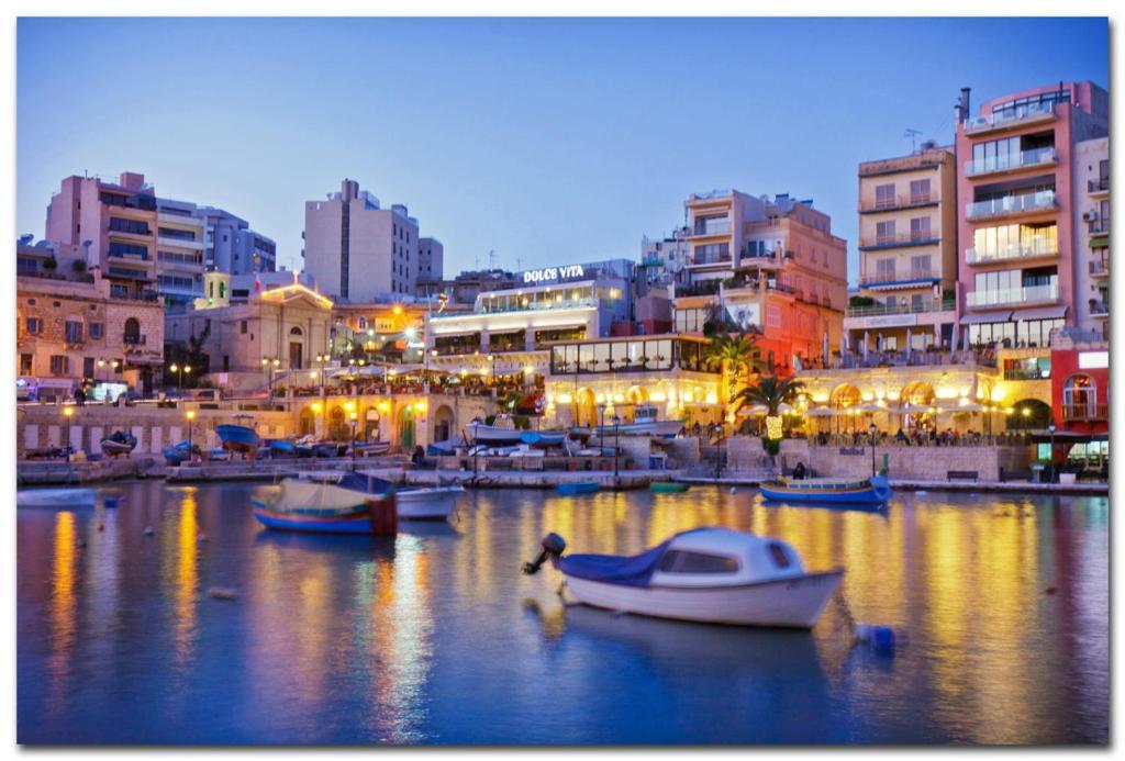 Modern Apartment In The Best Location, Perfect For Families Sliema Bagian luar foto